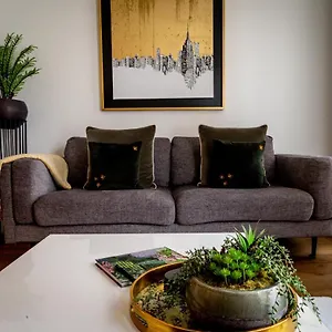 Piccadilly Place Apartment