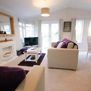 Hollicarrs - Long Lane Lodge